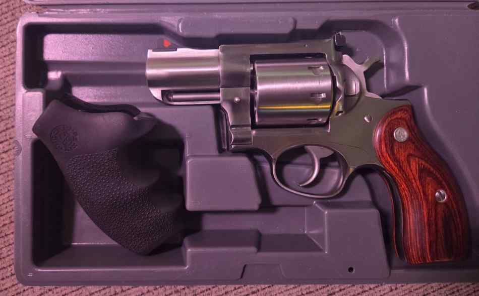Ruger Redhawk 8rnd .357 mag w/ 2.75" barrel