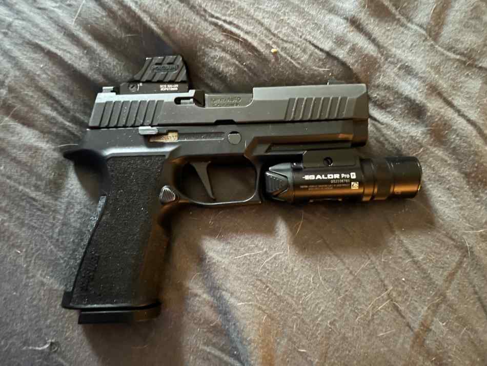 SIG 320 XTEN / HOLOSUN SCS-320G/OLIGHT 